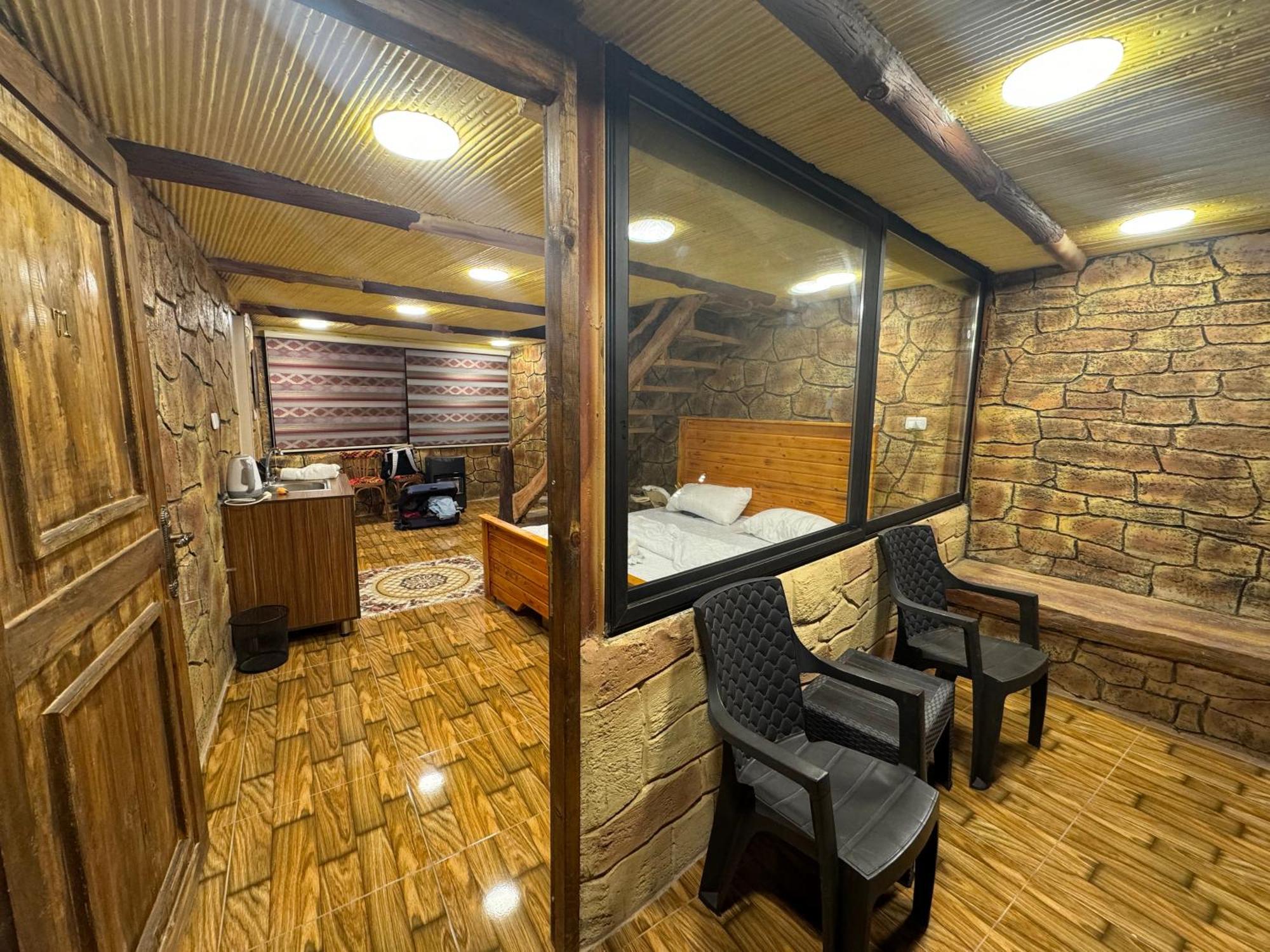 Dana Tower Hotel Room photo